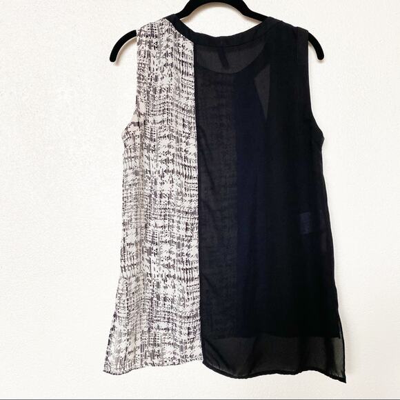 BCBG Max Azria Elicia Graphic Sleeveless Blouse Size Small - Picture 8 of 8